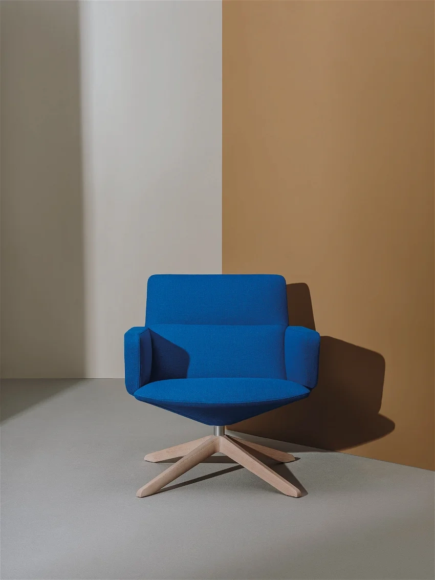 CAPRI LOUNGE – Image 2