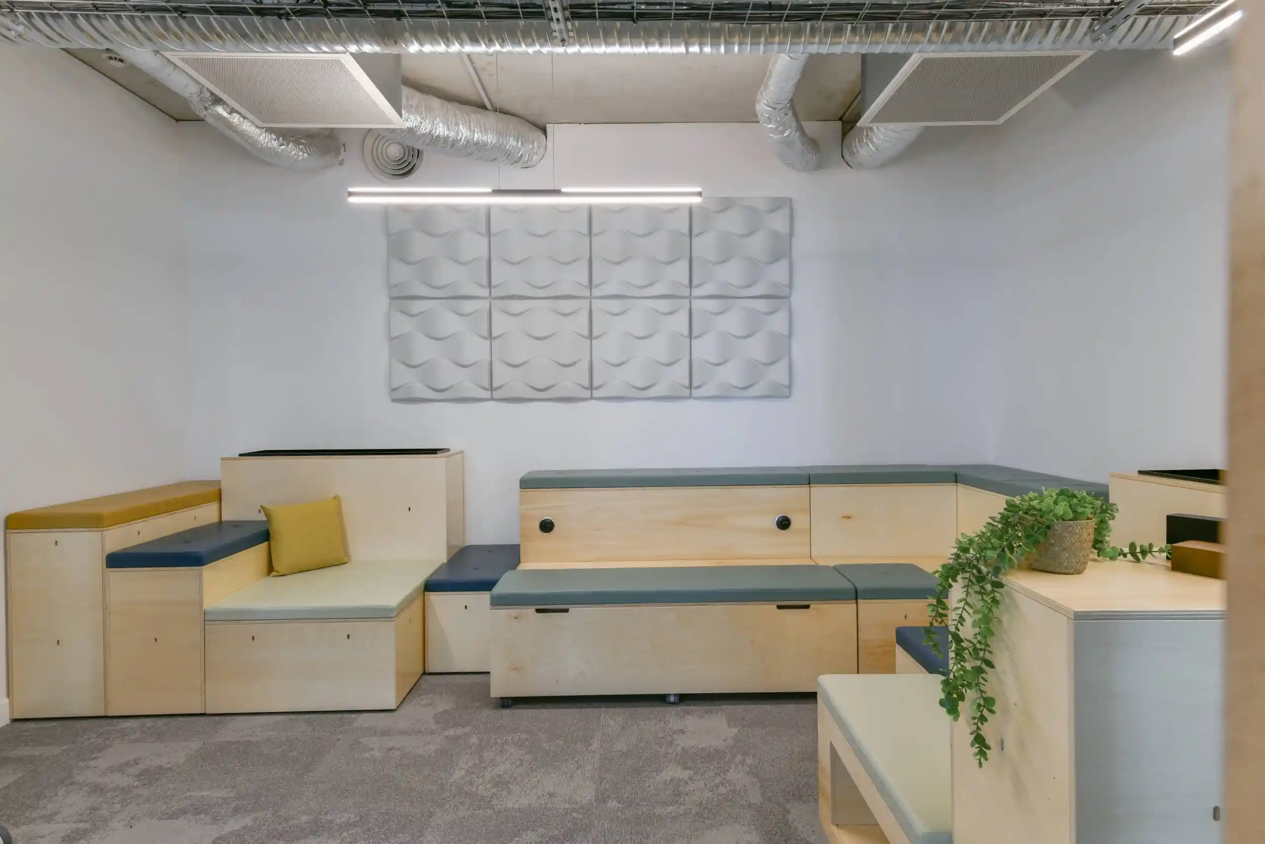 PLATFORM SEATING – Image 4