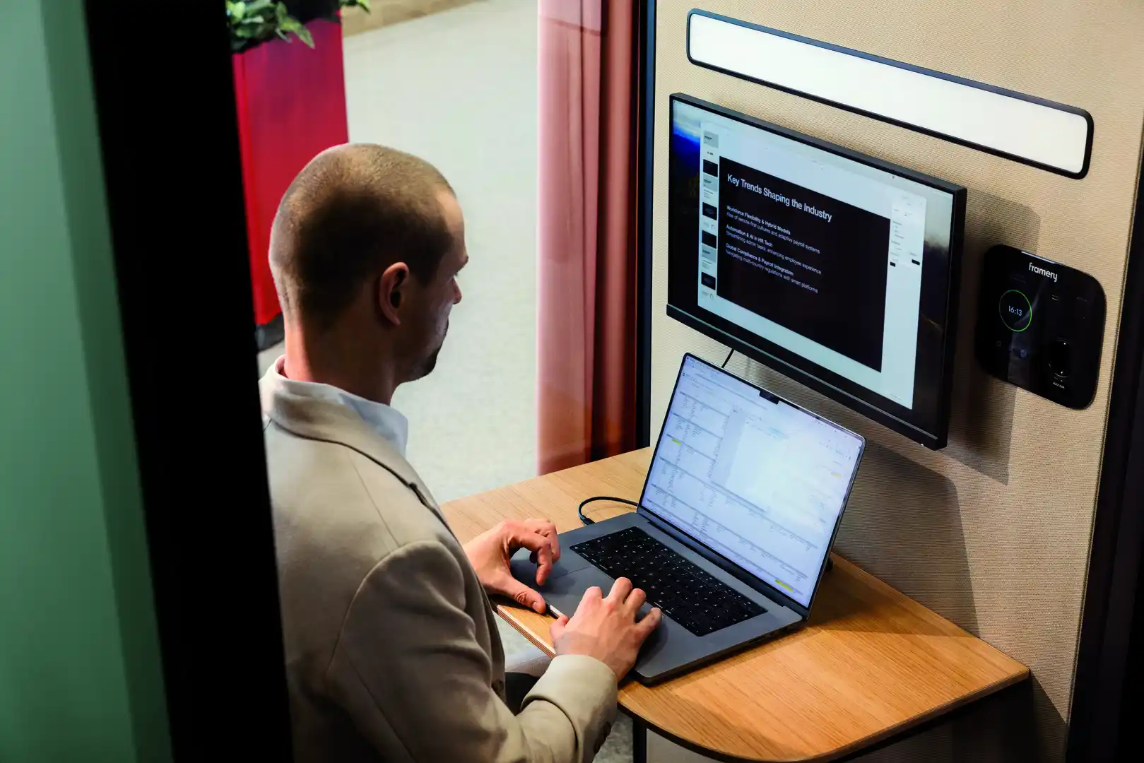 FRAMERY ONE LOUNGE – Image 3